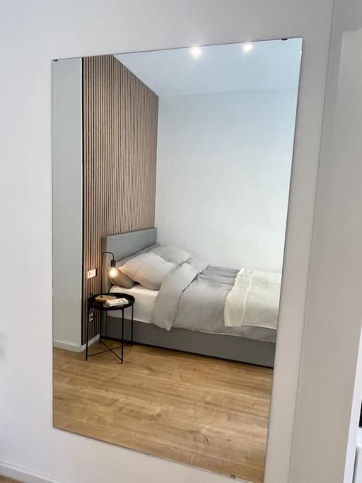 Modernes Apartment Im Zentrum Von คาร์ลสรูเฮอ ภายนอก รูปภาพ