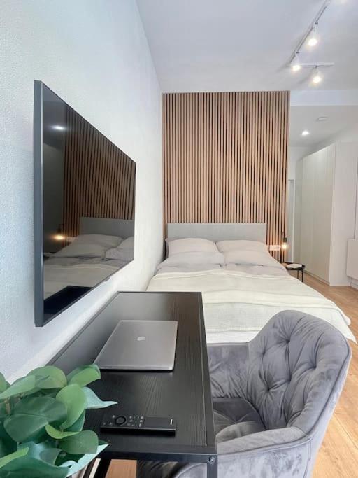 Modernes Apartment Im Zentrum Von คาร์ลสรูเฮอ ภายนอก รูปภาพ