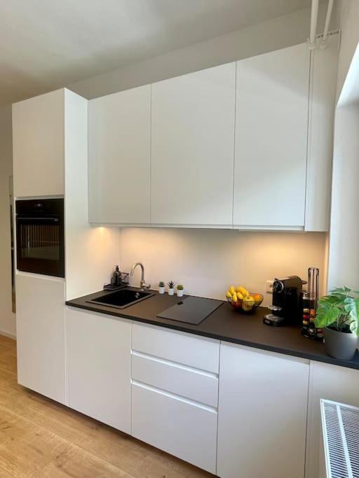 Modernes Apartment Im Zentrum Von คาร์ลสรูเฮอ ภายนอก รูปภาพ