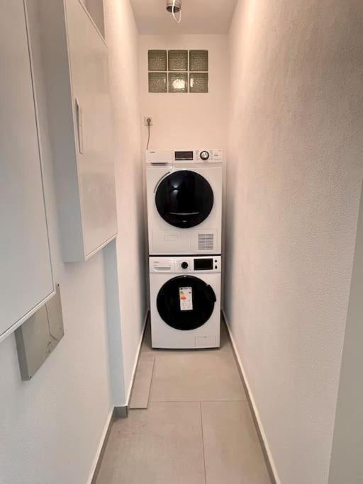Modernes Apartment Im Zentrum Von คาร์ลสรูเฮอ ภายนอก รูปภาพ