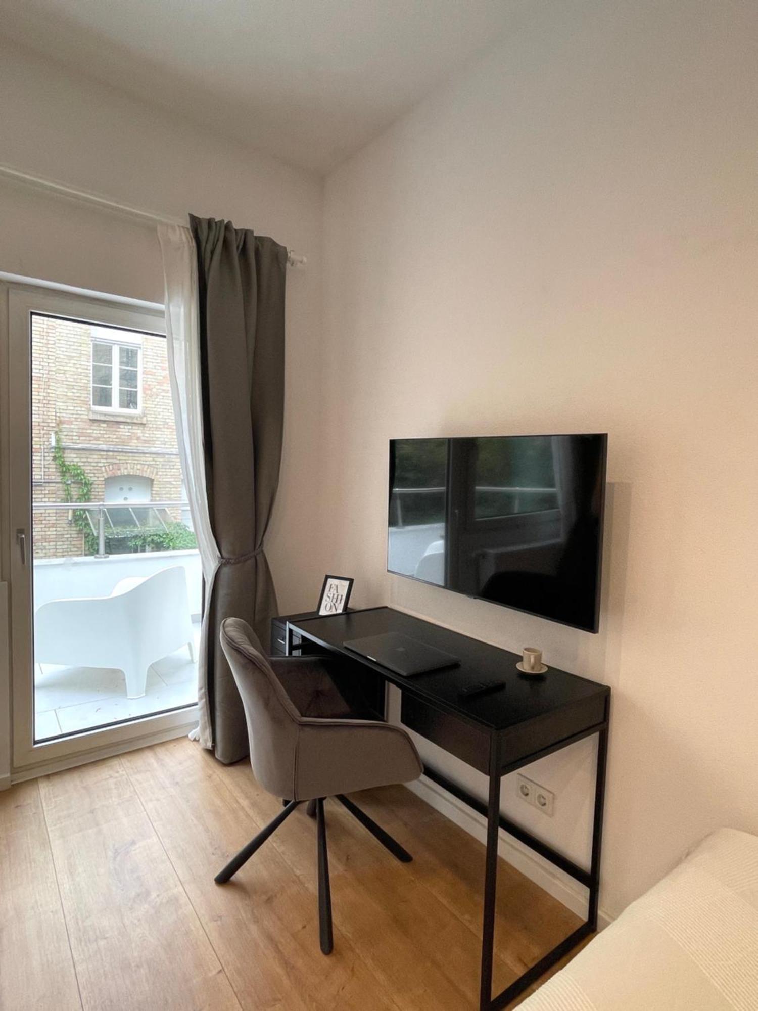 Modernes Apartment Im Zentrum Von คาร์ลสรูเฮอ ภายนอก รูปภาพ