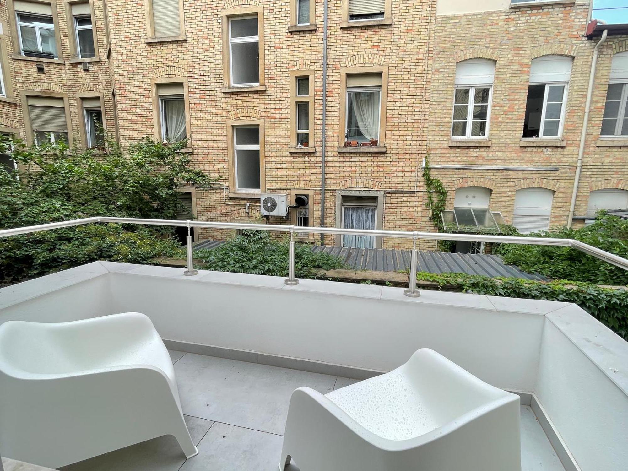 Modernes Apartment Im Zentrum Von คาร์ลสรูเฮอ ภายนอก รูปภาพ